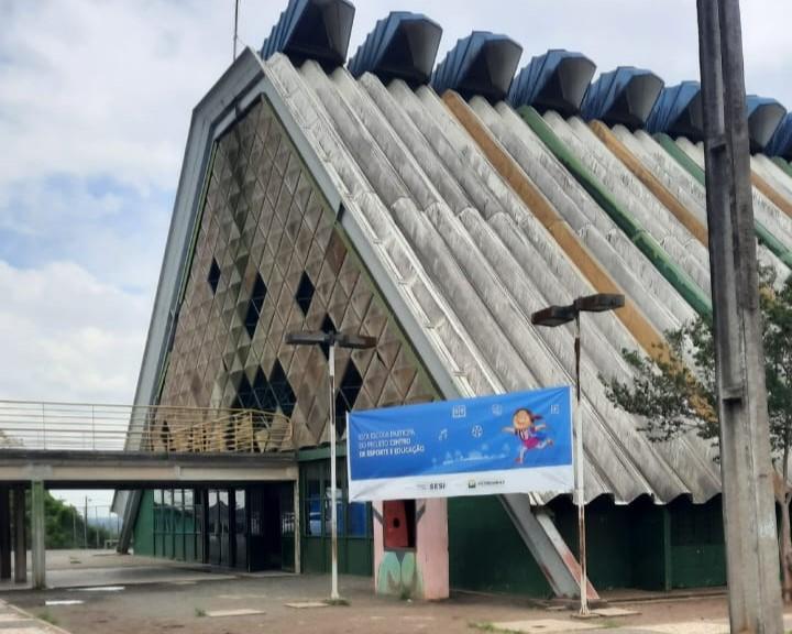 Escola
Municipal Mauro Portugal Campo Largo Centro de Esporte e Educação Escola Municipal Mauro Portugal Campo Largo Centro de Esporte e Educação